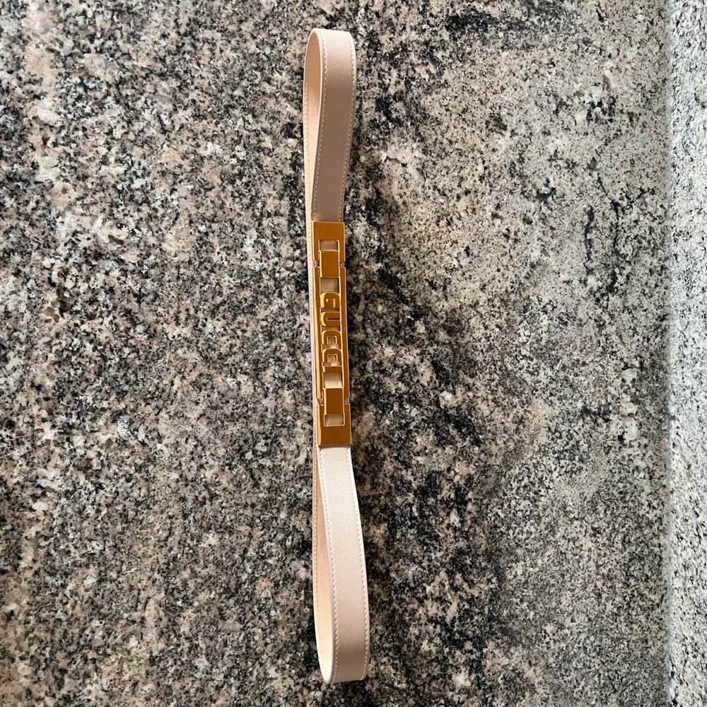 Gucci Bold Letter Leather Belt - Picture 4 of 6